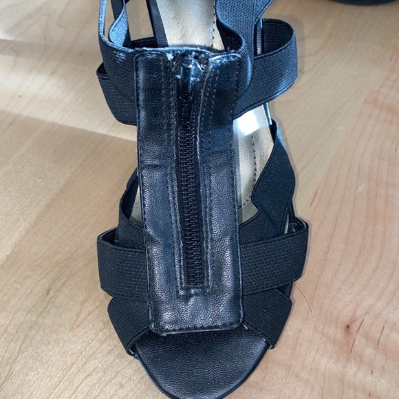 apt. 9 Norma Black Heels - Picture 4 of 7